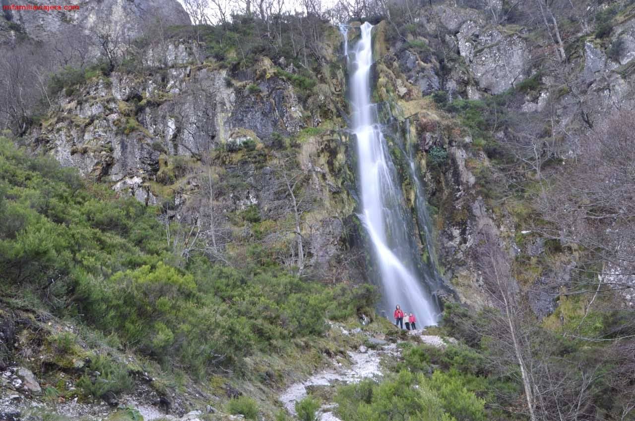 Espectacular cascada del Tabayón de Mongallu